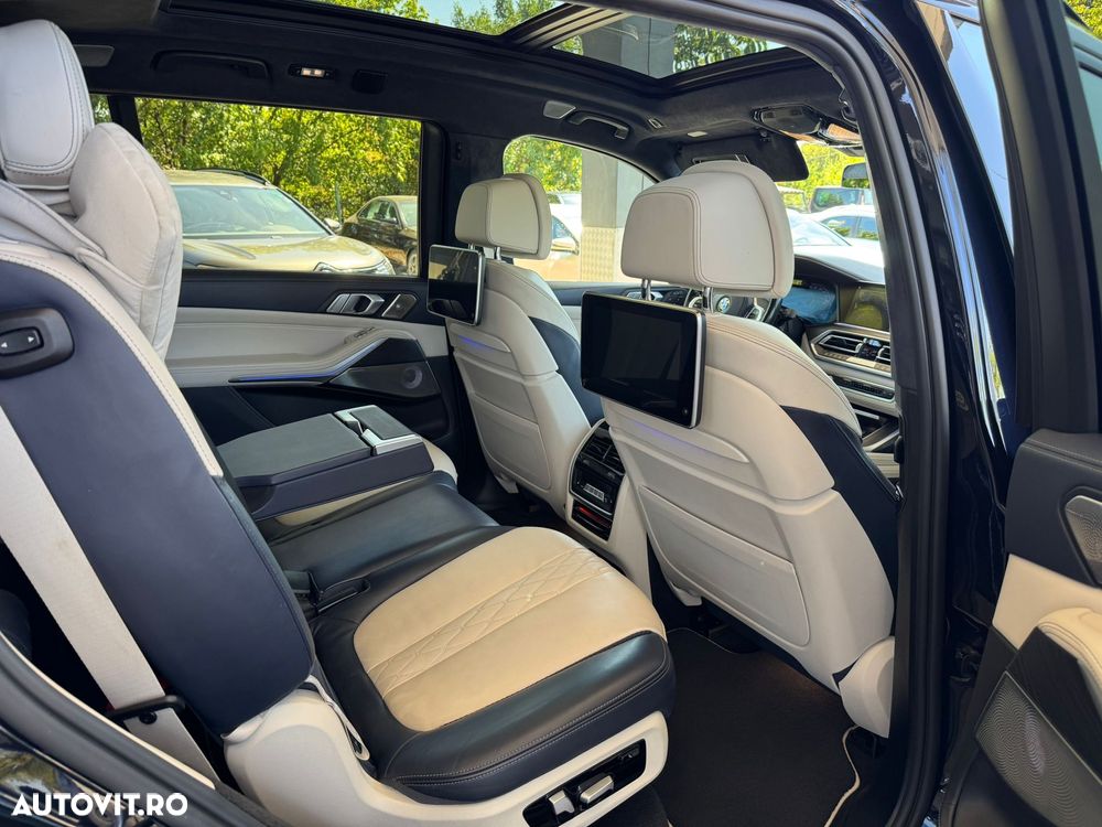 BMW X7 M50i - 12