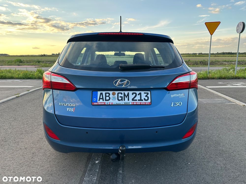Hyundai i30 blue Kombi 1.4 YES Silver - 5