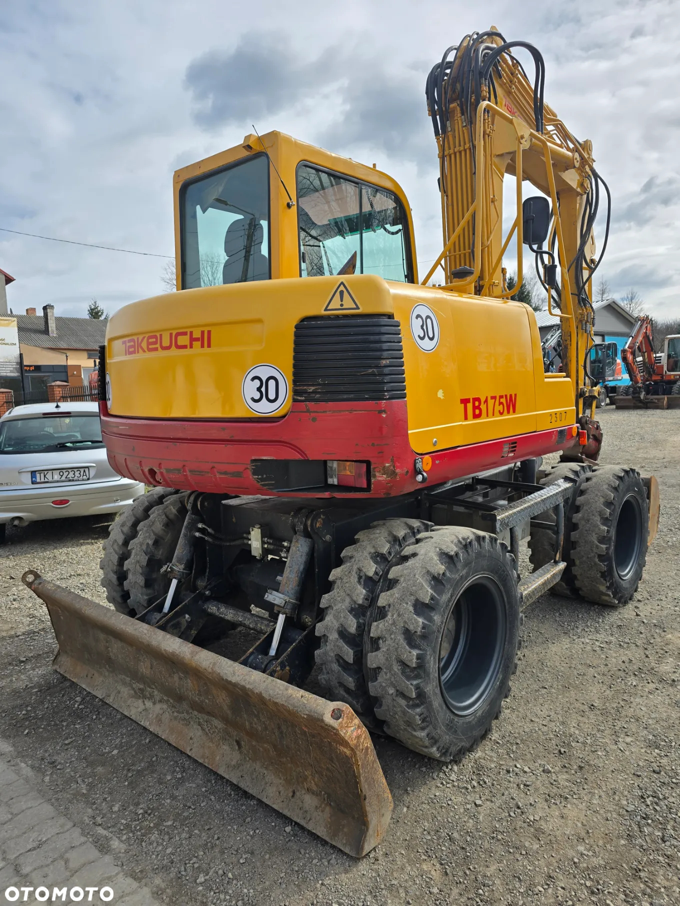 Takeuchi TB 175W Powertilt - 5
