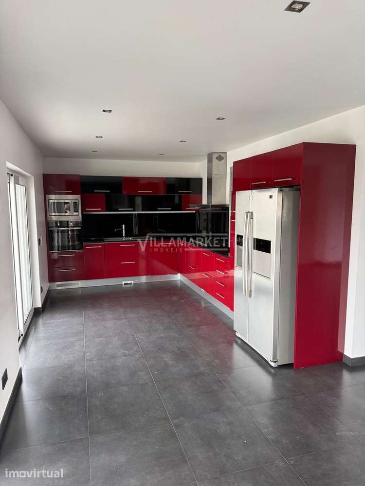 Espaçoso e luxusos Apartamento T3 com 2 suites, garagem e sótão situad - Grande imagem: 4/40