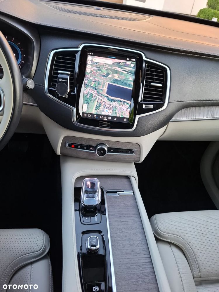 Volvo XC 90 - 20