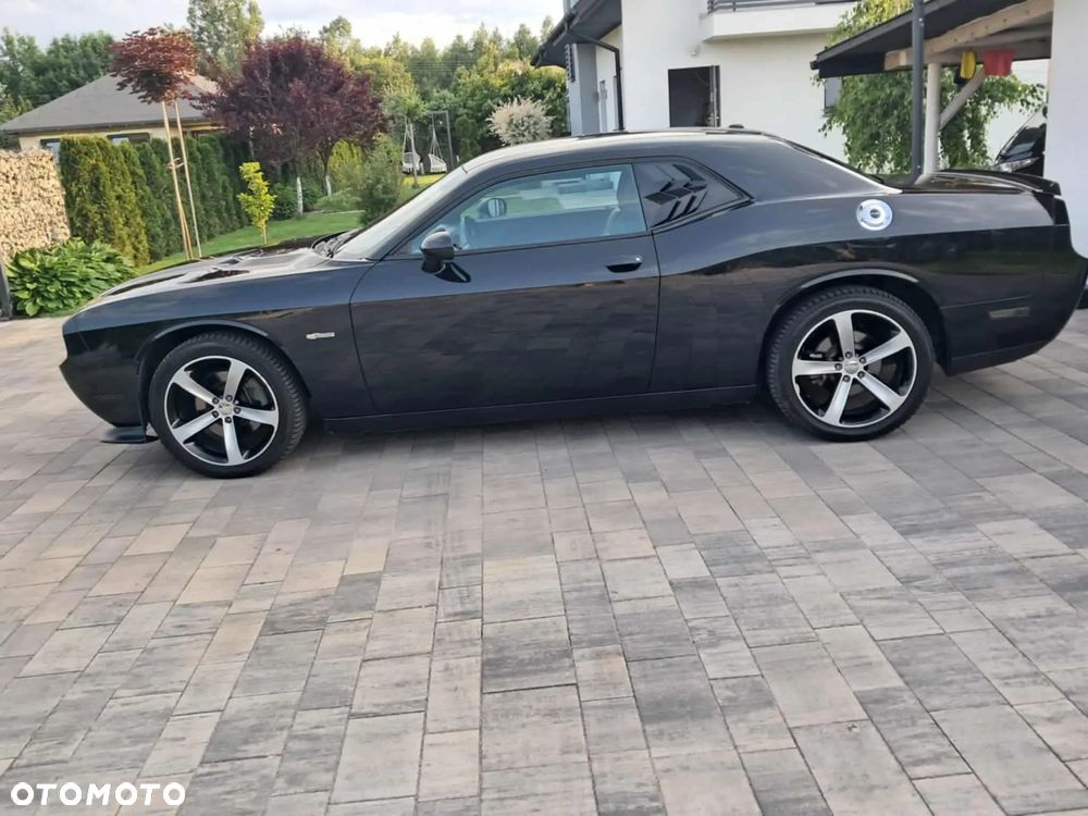 Dodge Challenger - 4