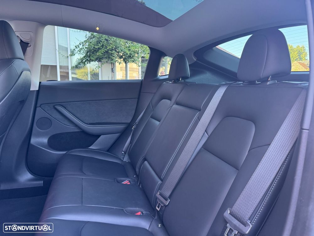 Tesla Model Y RWD - 10