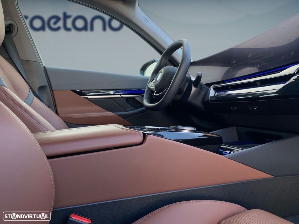 BMW i5 Touring eDrive40 - 14
