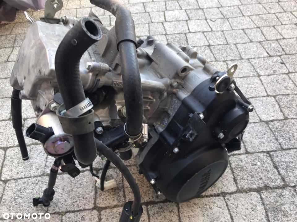 Yamaha YZF 125  chłodnica  silnik bok osłona błotnik - 2