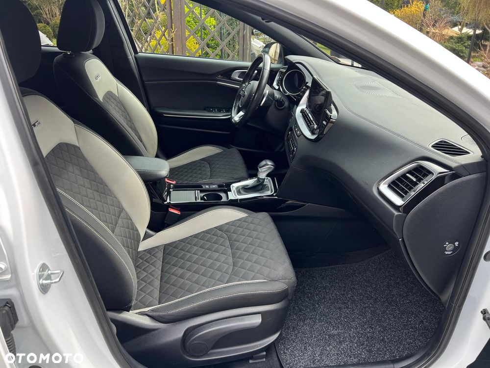 Kia Ceed 1.6 CRDi DCT GT Line - 31