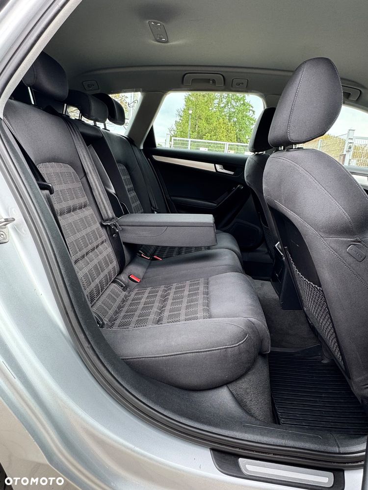 Audi A4 Avant 2.0 TDI DPF quattro S line Sportpaket - 12