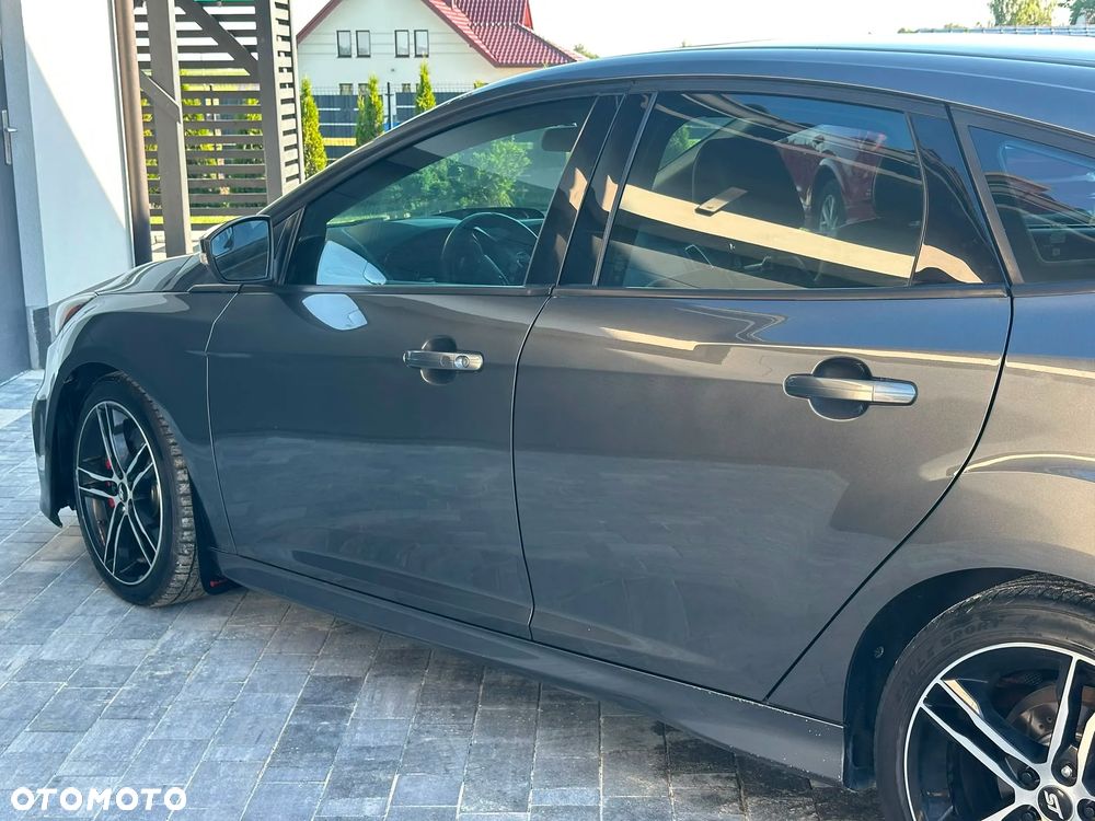 Ford Focus 2.0 EcoBoost ST - 10