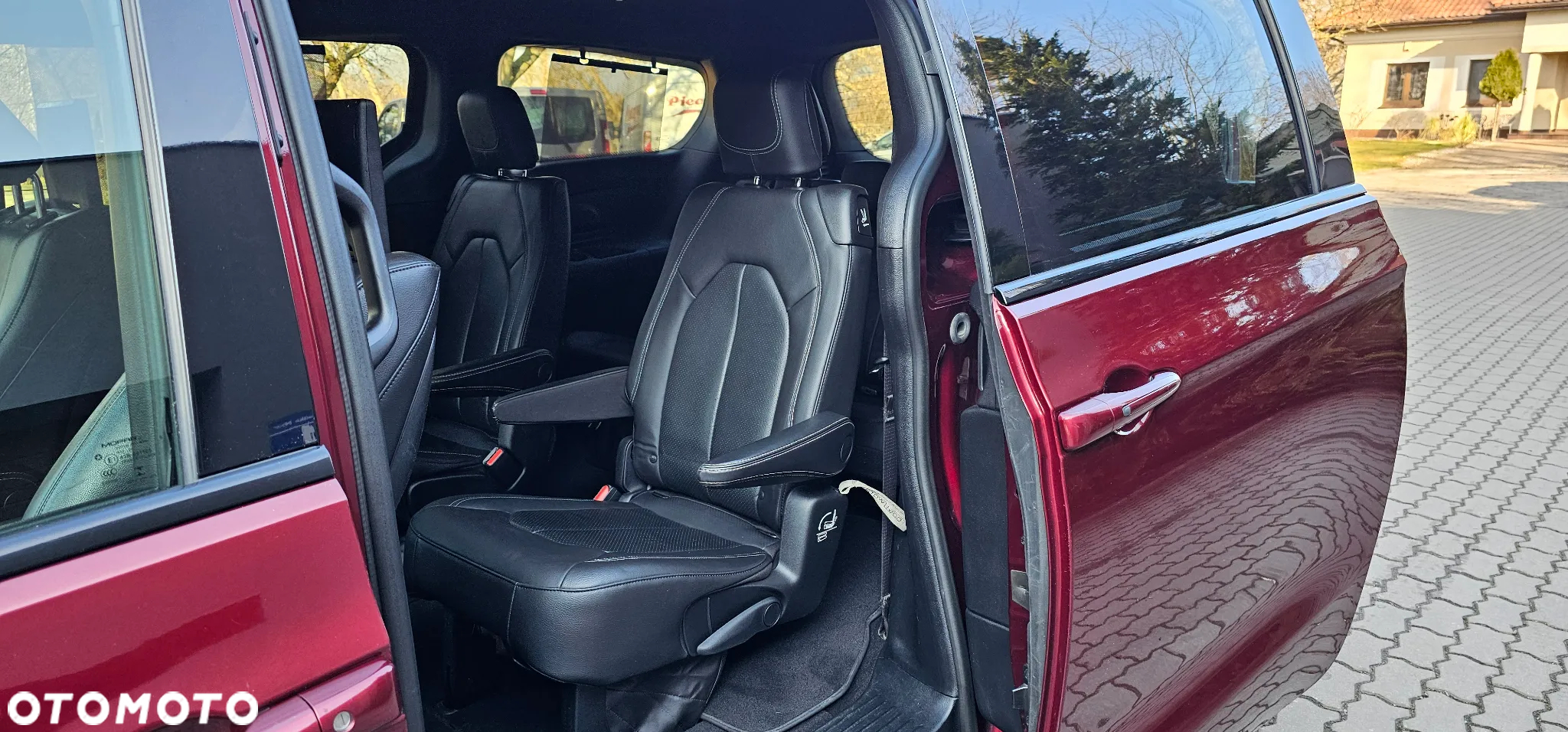 Chrysler Pacifica - 14
