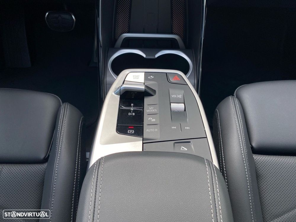 BMW iX1 xDrive30 Pack Desportivo M - 12