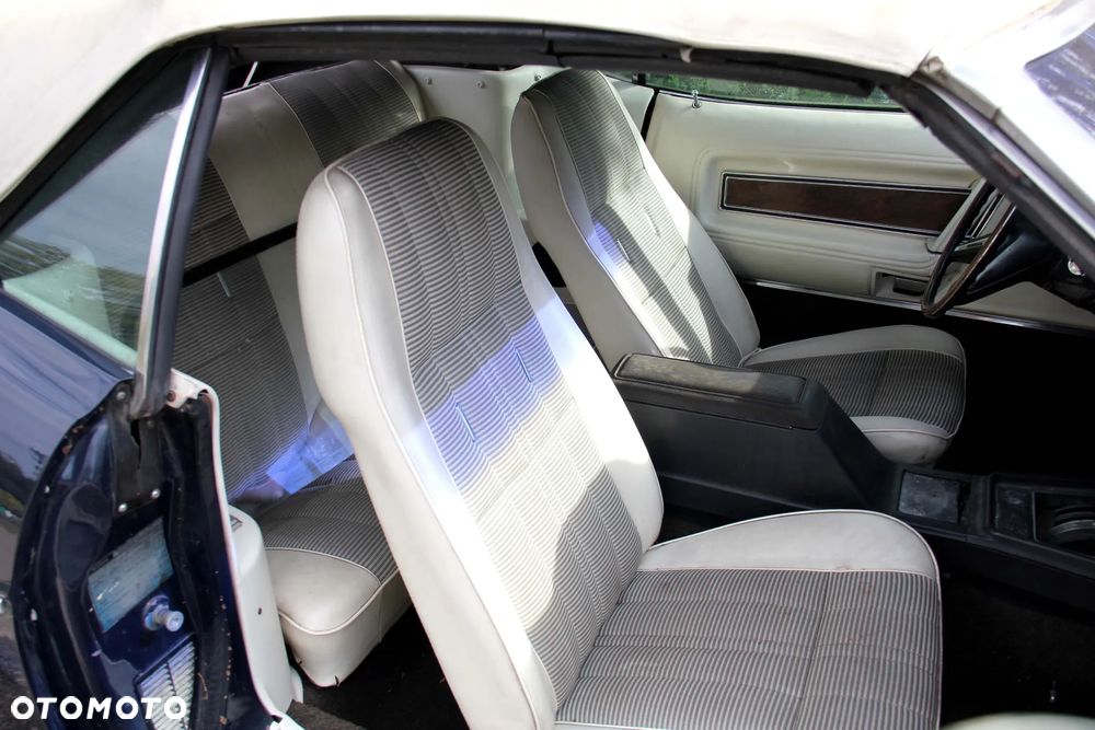Ford Mustang - 7