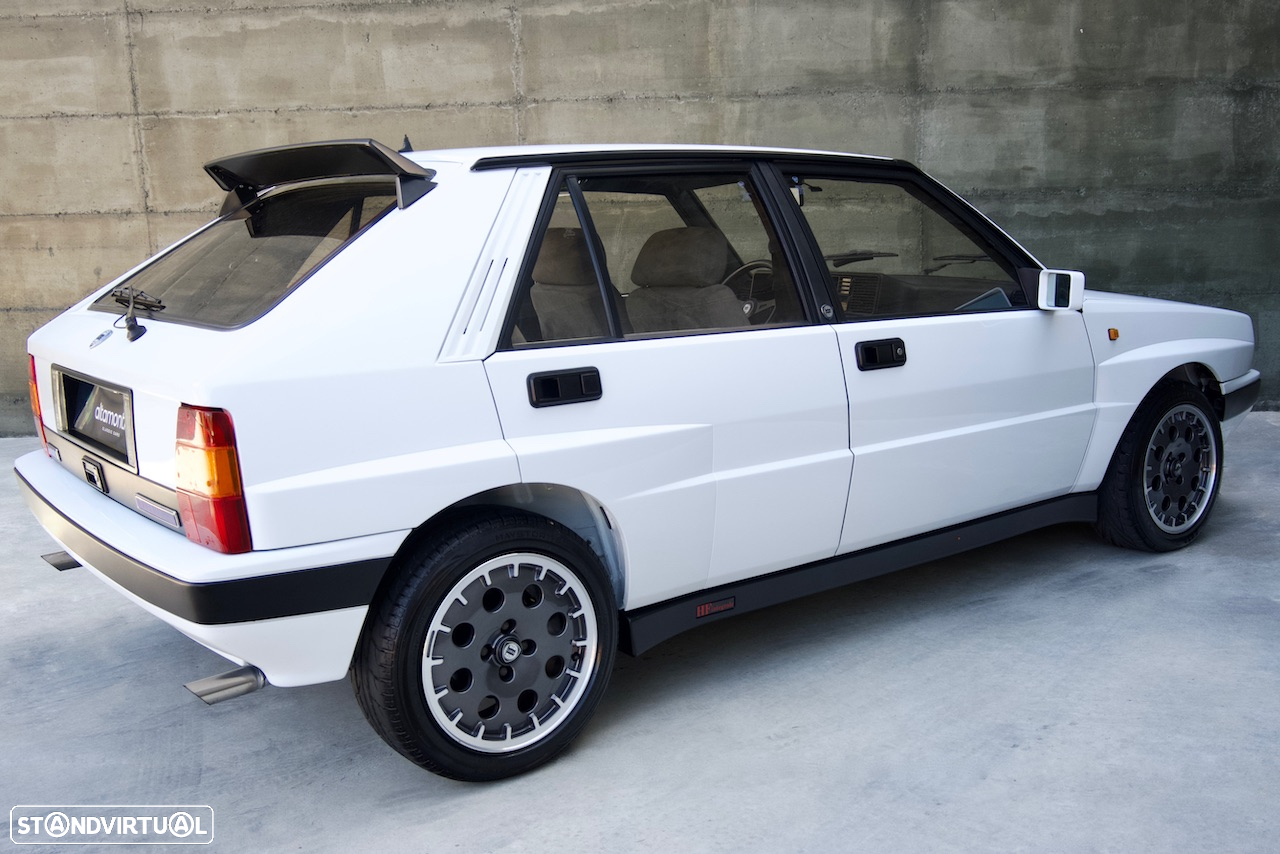 Lancia Delta 2.0 HF Integrale - 13