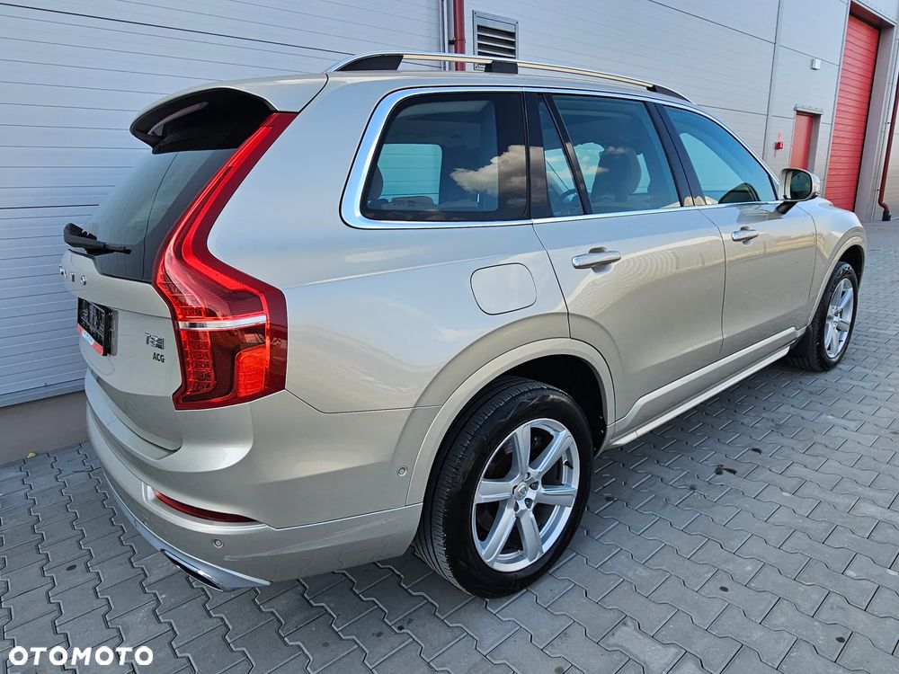 Volvo XC 90 T8 AWD Plug-In Hybrid Momentum 7os - 13