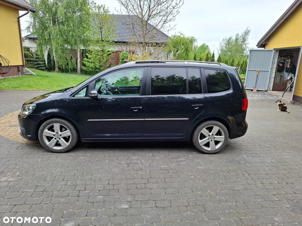 Volkswagen Touran - 8