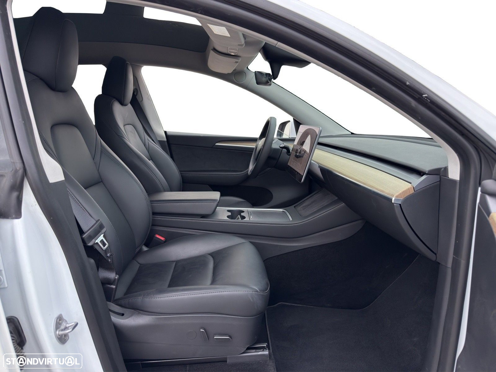 Tesla Model Y RWD - 16