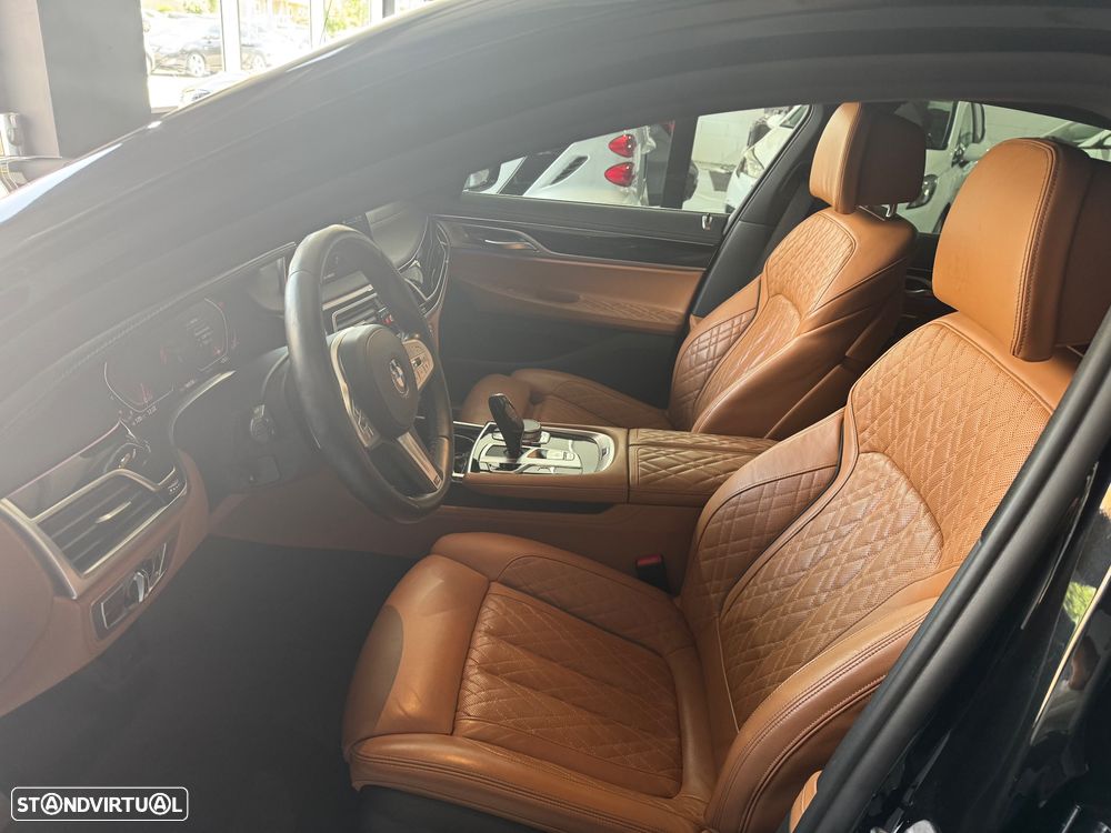 BMW 740 d xDrive Pack M Auto - 13