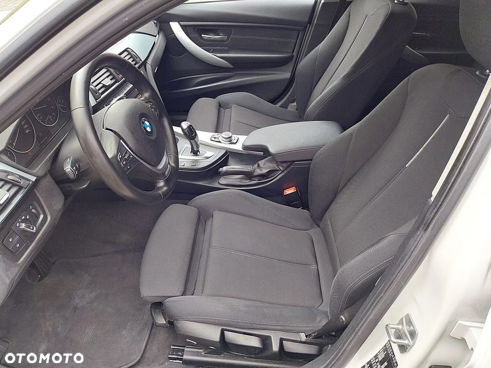 BMW Seria 3 318d Sport Line - 5