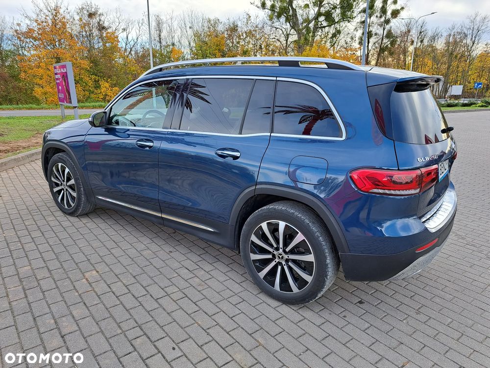 Mercedes-Benz GLB - 11
