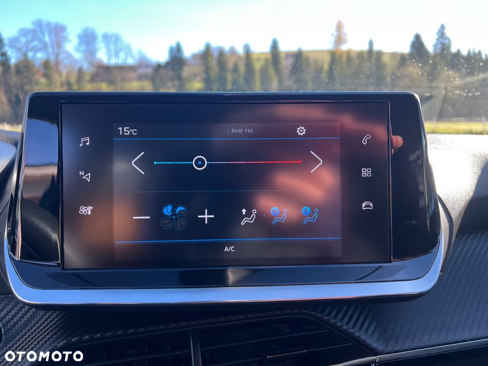 Peugeot 208 Benzin 100 Business - 15