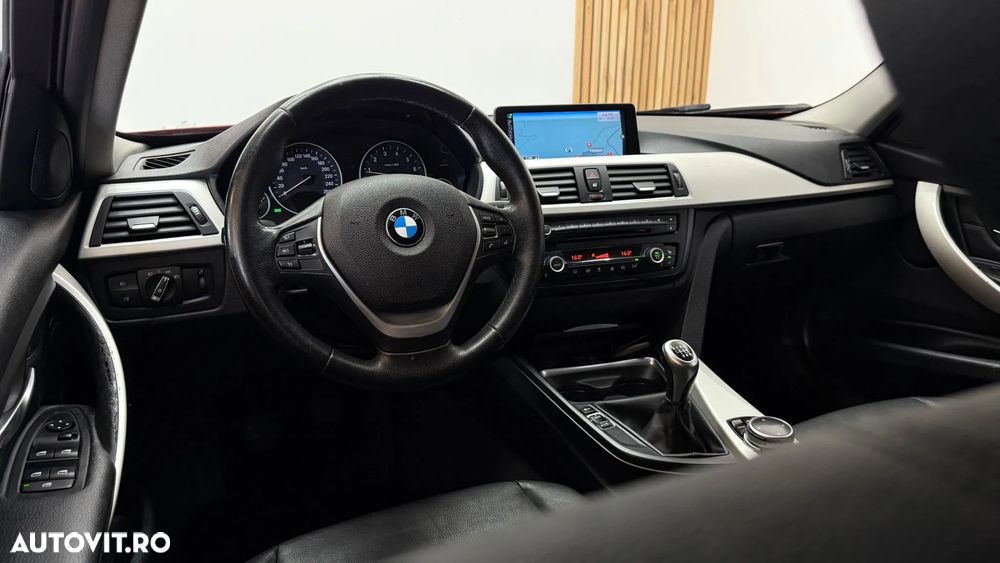 BMW Seria 3 316i Touring - 23