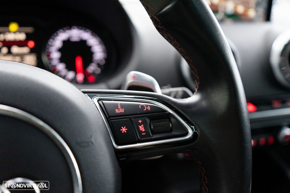 Audi RS3 Sportback 2.5 TFSI quattro S tronic - 44