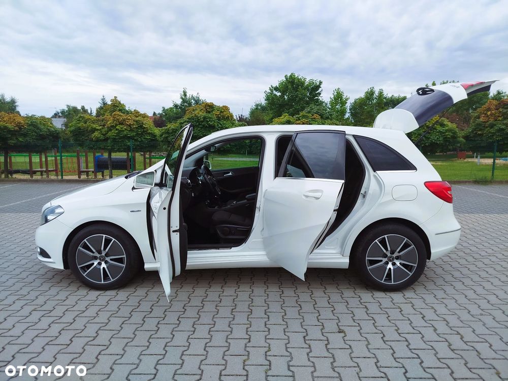 Mercedes-Benz Klasa B 180 CDI (BlueEFFICIENCY) - 1