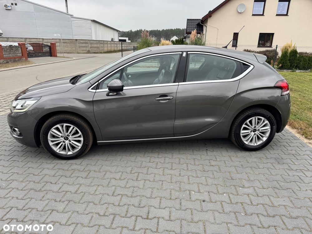 Citroën DS4 e-HDi 115 Chic - 11