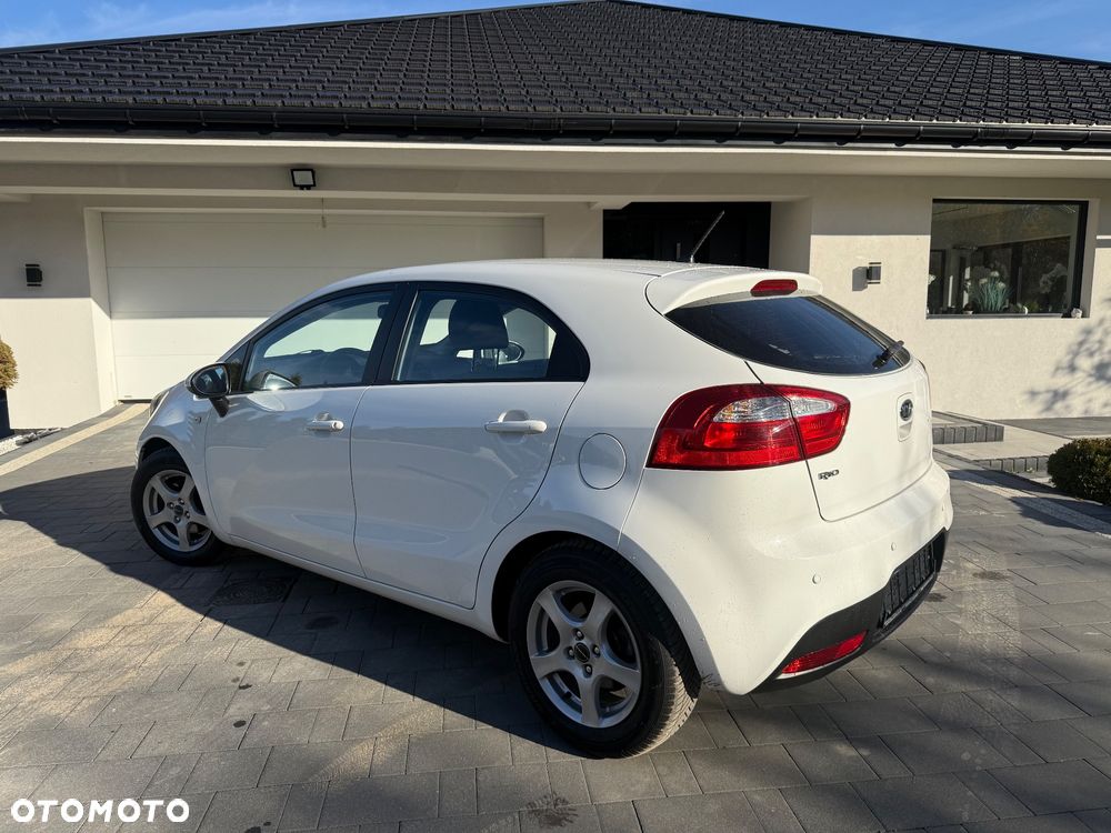 Kia Rio 1.2 Attract - 5