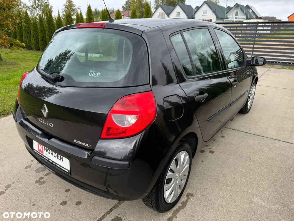 Renault Clio 1.2 16V Authentique - 4