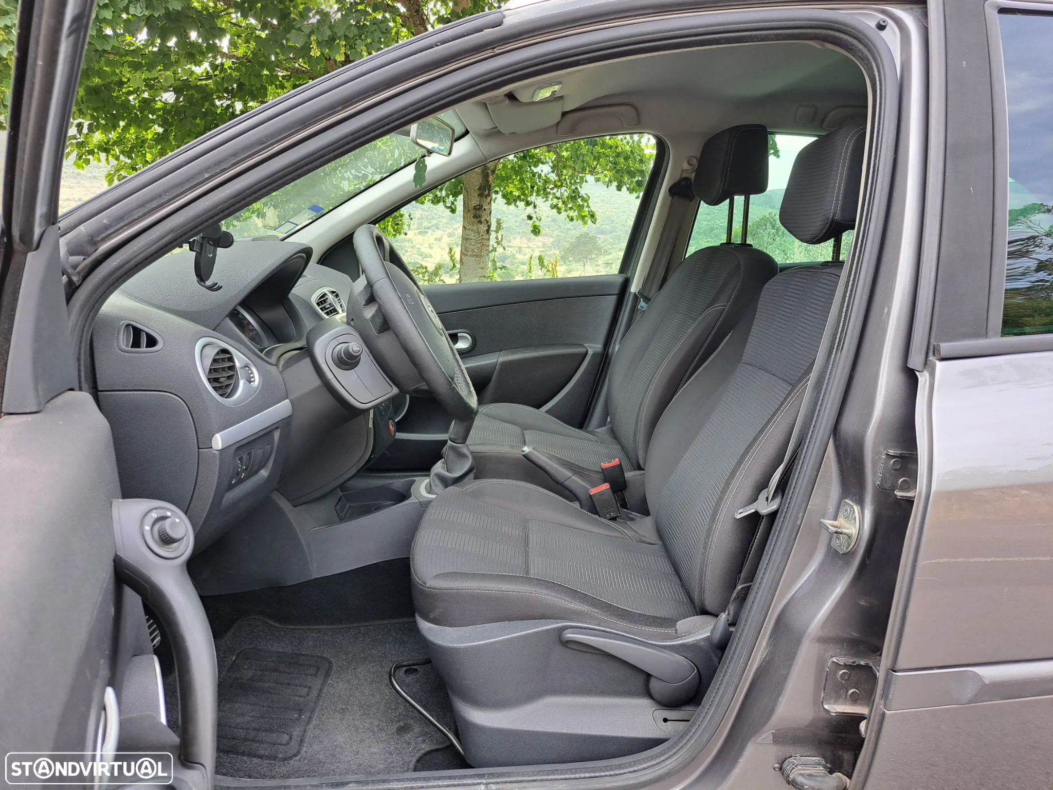 Renault Clio Break 1.2 16V Fairway - 12