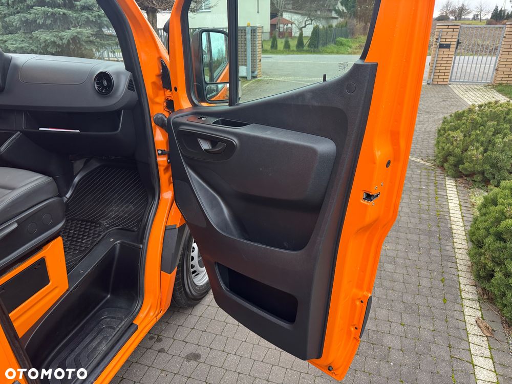Mercedes-Benz Sprinter - 27
