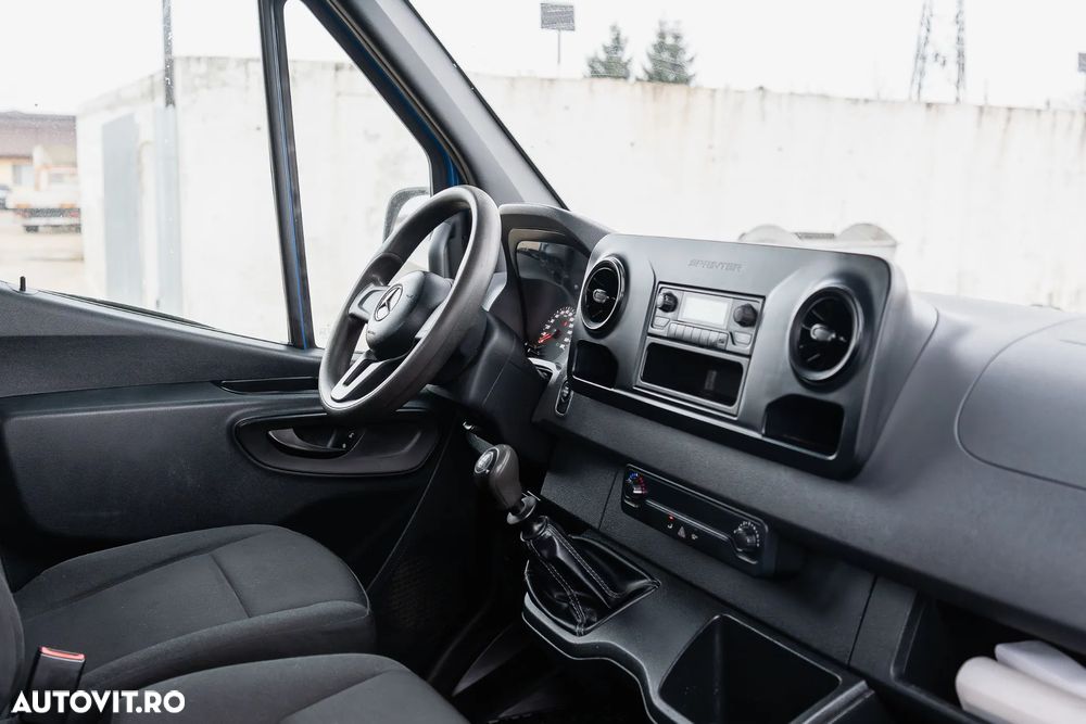 Mercedes-Benz Sprinter - 15