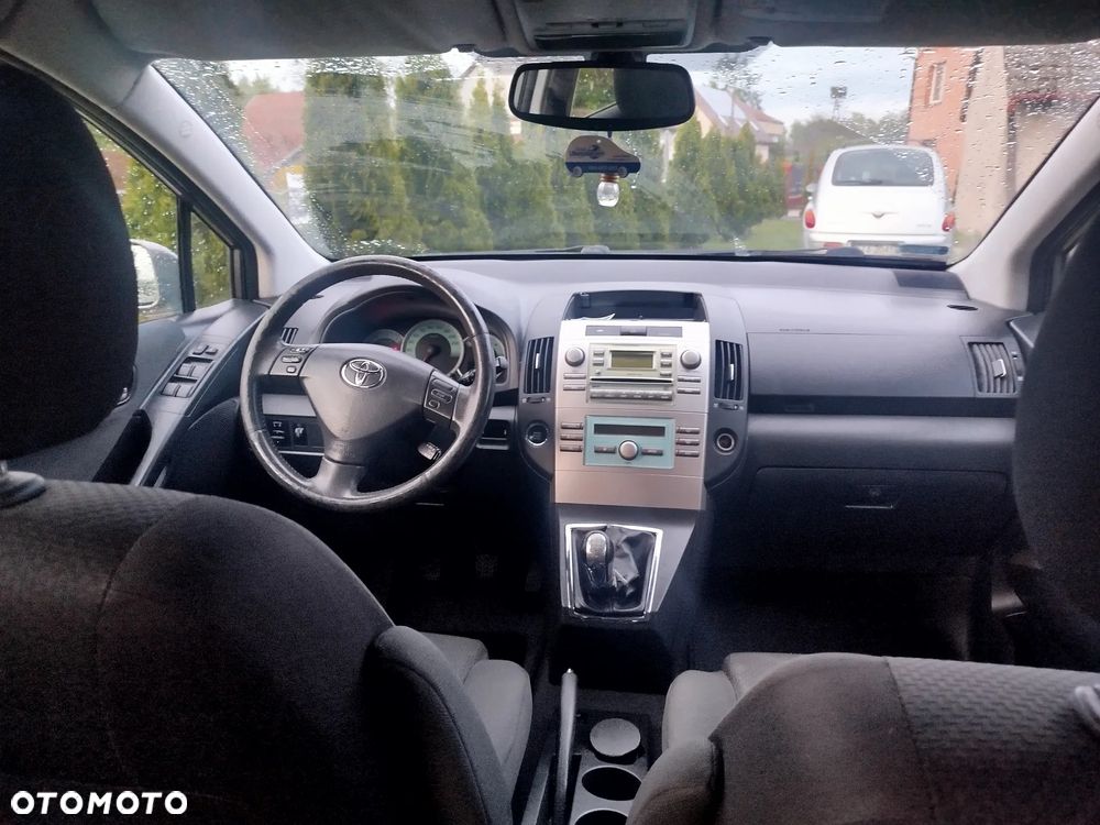 Toyota Corolla Verso 2.0 D-4D Sol - 23