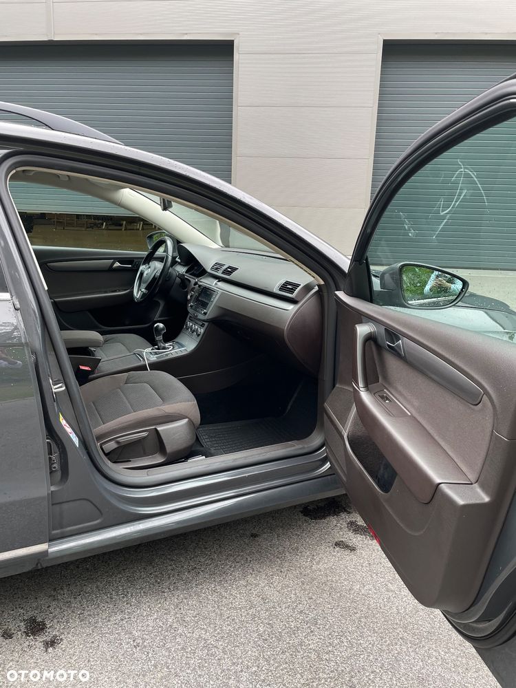 Volkswagen Passat 2.0 TDI Comfortline DSG - 13