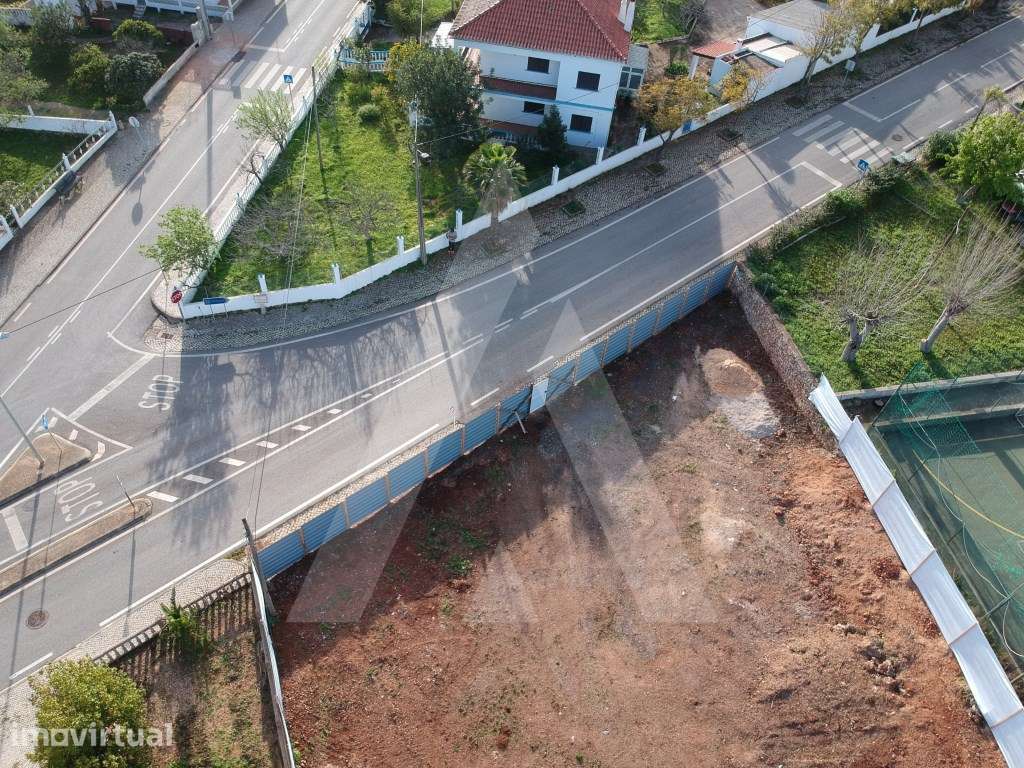Terreno urbano para construção de 3 moradias em banda, em Benafim ,... - Grande imagem: 5/8