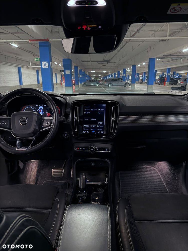 Volvo XC 40 D4 AWD R-Design (Intro Edition) - 23