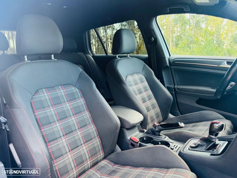 VW Golf 2.0 TSi GTi DSG Performance - 37