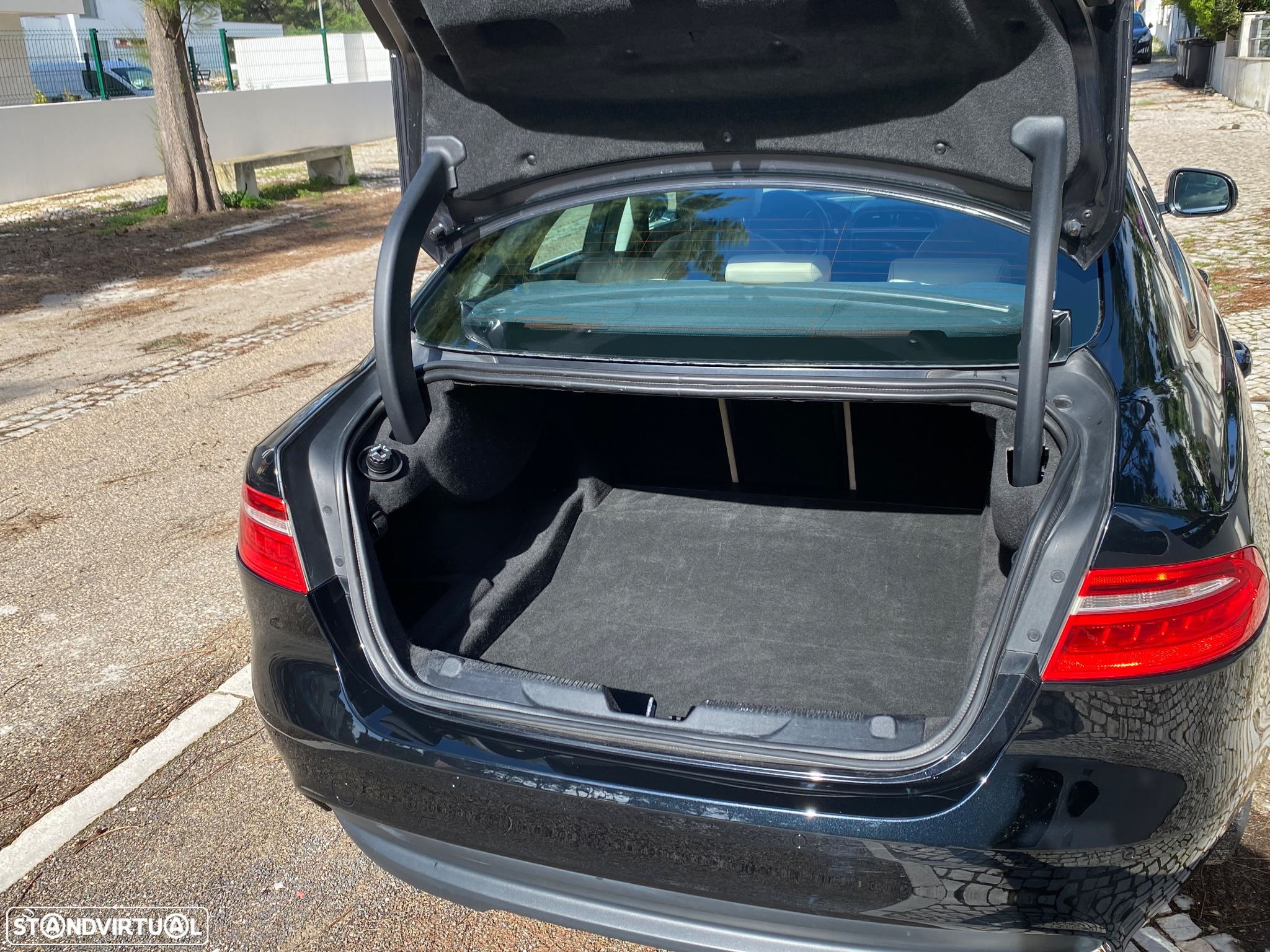 Jaguar XE 2.0 D Prestige Aut. - 9