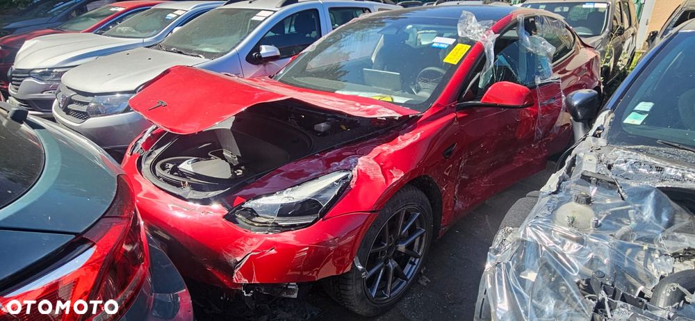 Tesla Model 3 - 4