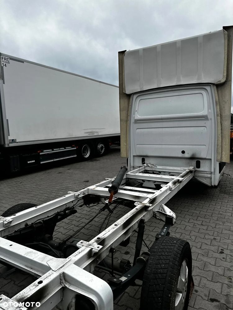 Mercedes-Benz Sprinter W907 - 4