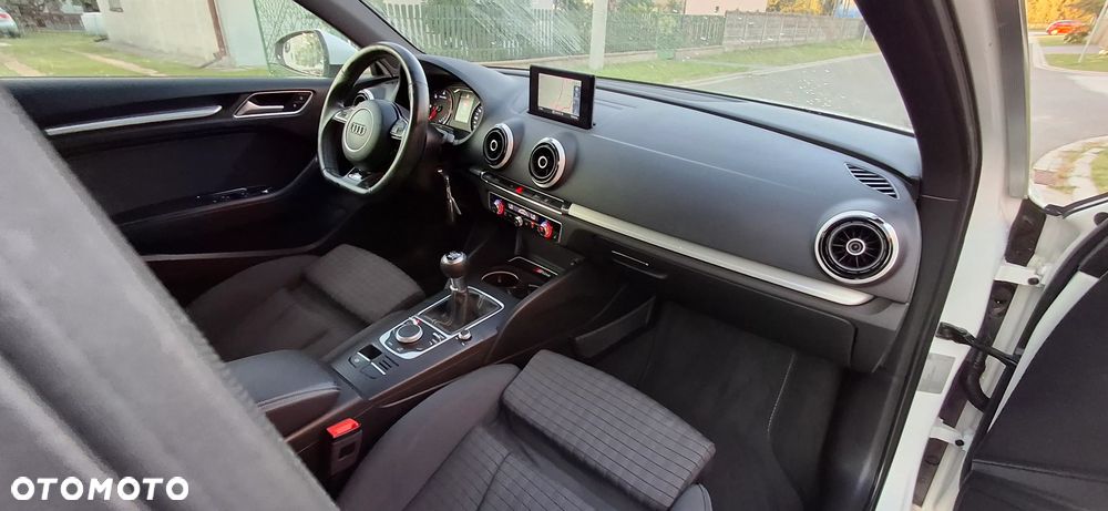 Audi A3 Sportback 2.0 TDI (clean diesel) S line Sportpaket - 13