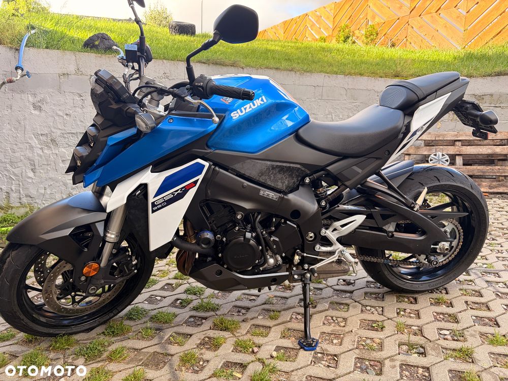 Suzuki GSX - 2