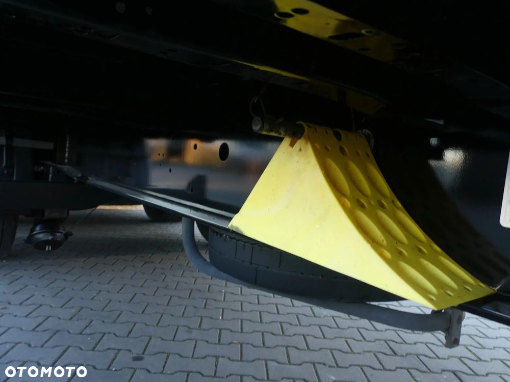 Kassbohrer MEGA / FIRANKA / OŚ PODNOSZONA / DACH PODNOSZONY / - 16