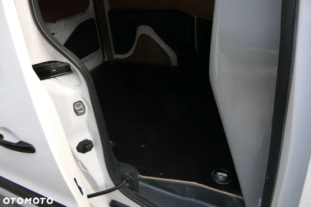 Peugeot PARTNER - 17
