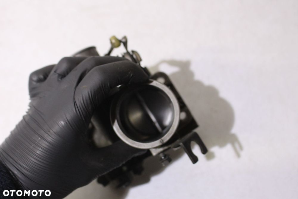 PRZEPUSTNICA VOLKSWAGEN PASSAT B3 SYNCRO G60  037164063AJ - 4