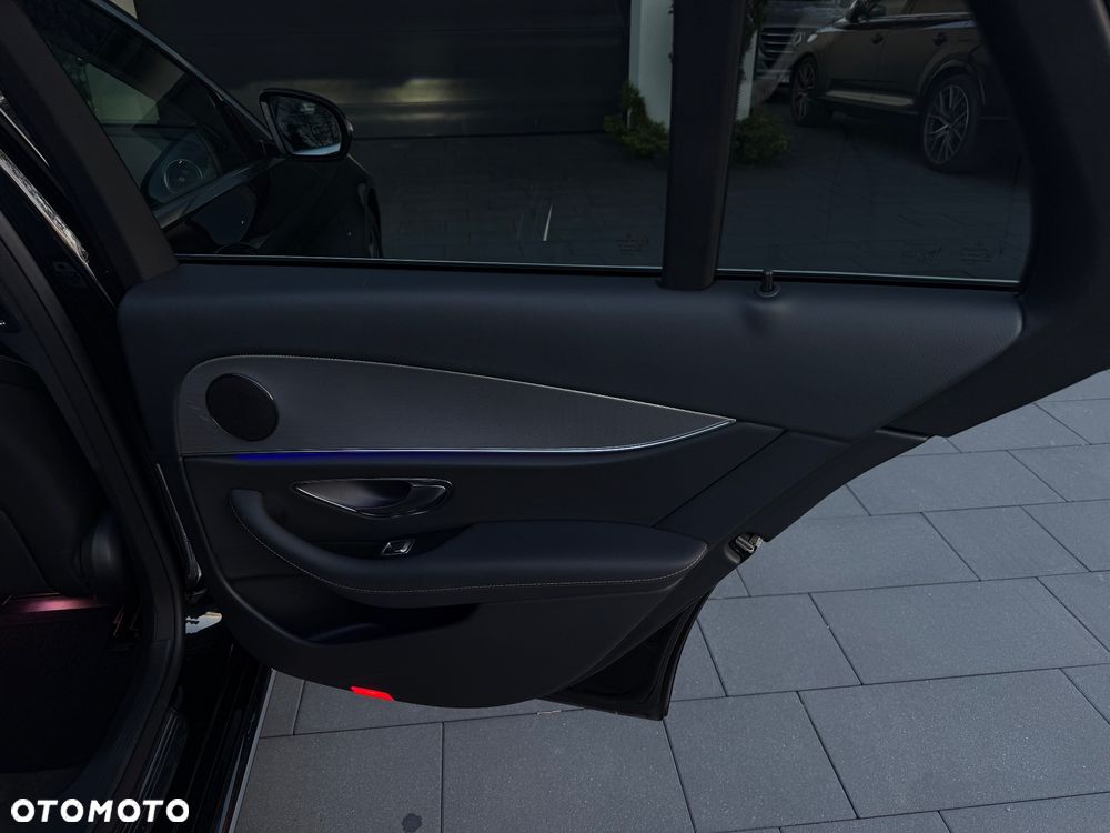 Mercedes-Benz Klasa E 300 de 9G-TRONIC Avantgarde - 32