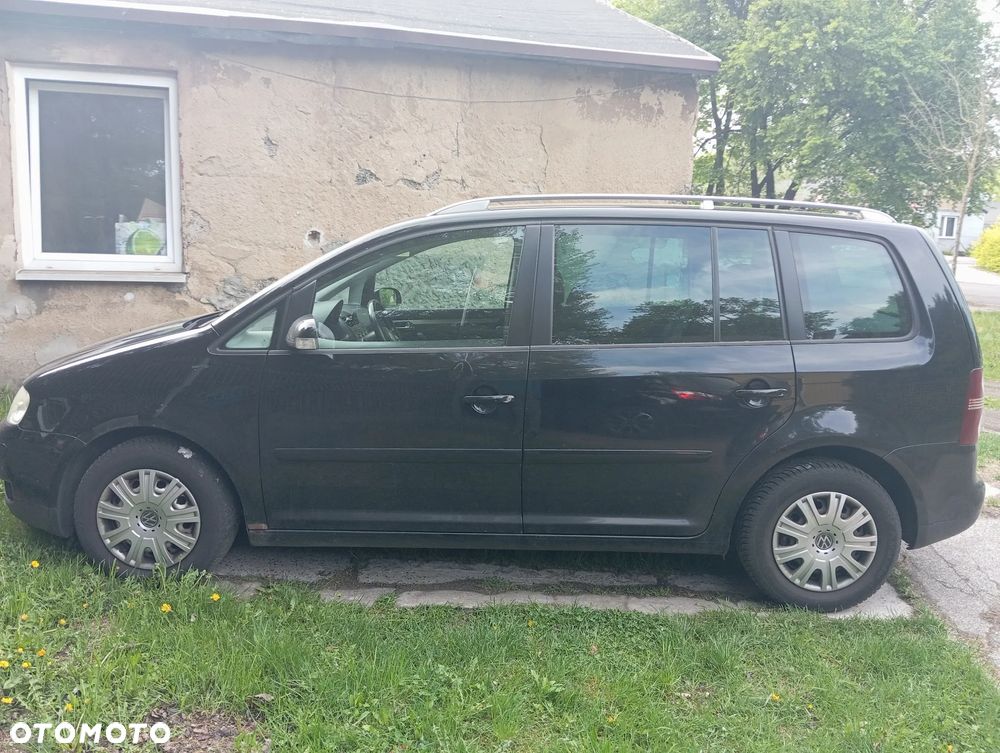 Volkswagen Touran - 8