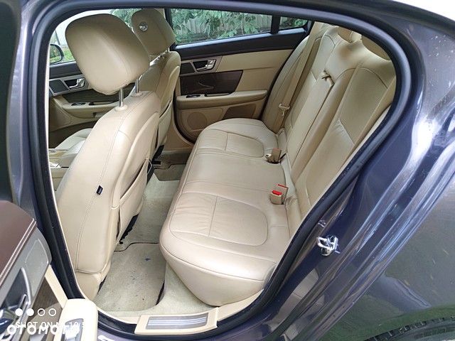 Jaguar XF 3.0 V6 D Luxury - 15
