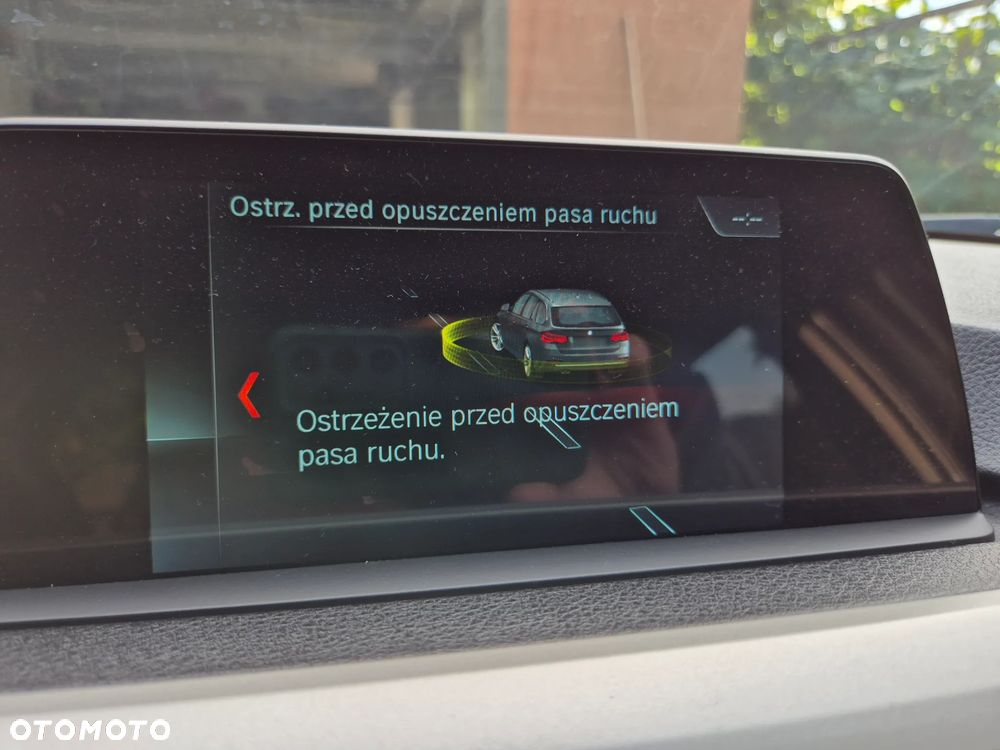 BMW Seria 3 318d Sport Line - 16