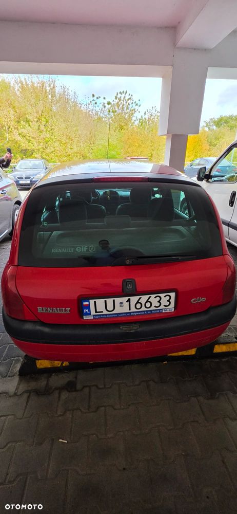 Renault Clio 2000 photo 2